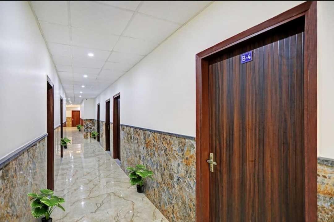 Hotel O K R Resdiancy Near Botanic Garden Of Indian Republic โนอิดา ภายนอก รูปภาพ