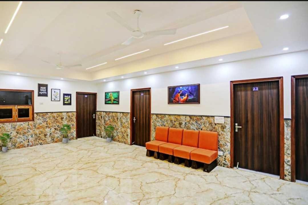 Hotel O K R Resdiancy Near Botanic Garden Of Indian Republic โนอิดา ภายนอก รูปภาพ