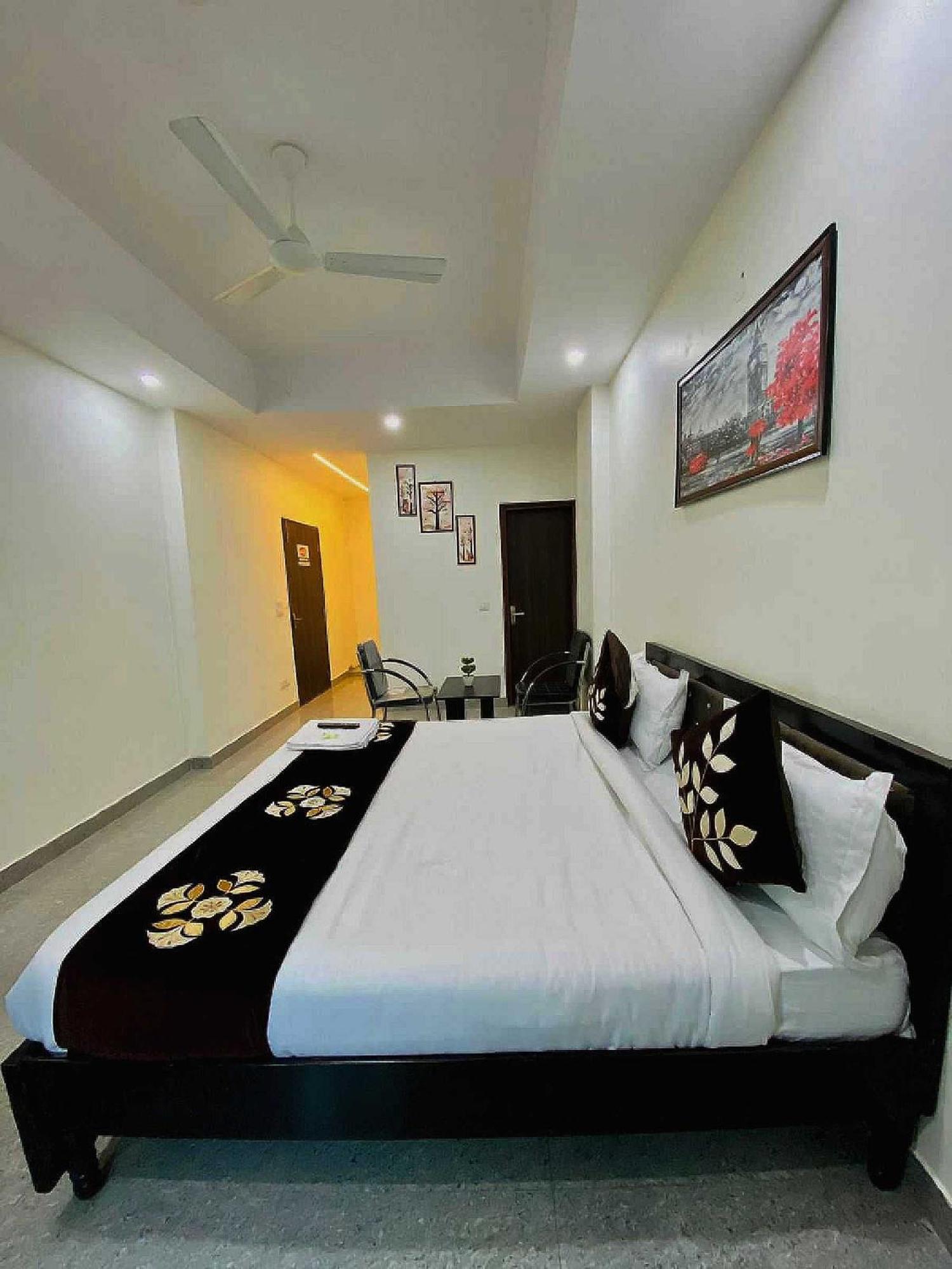 Hotel O K R Resdiancy Near Botanic Garden Of Indian Republic โนอิดา ภายนอก รูปภาพ
