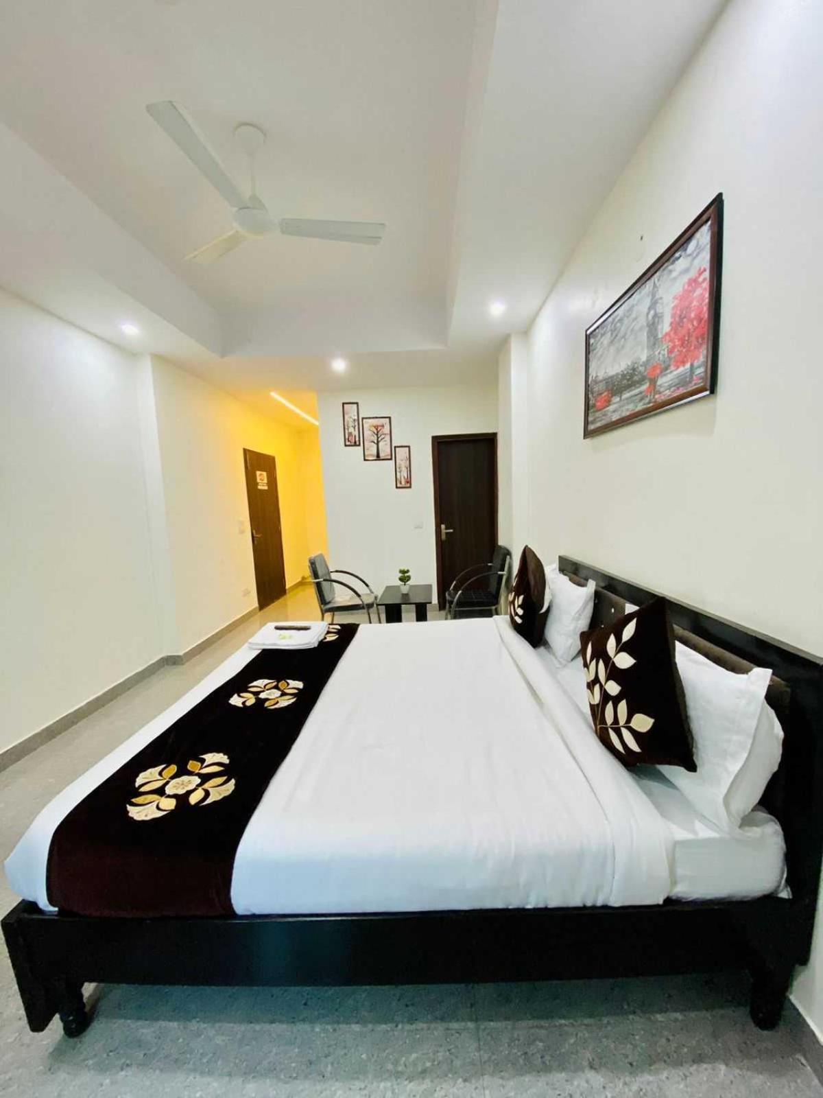 Hotel O K R Resdiancy Near Botanic Garden Of Indian Republic โนอิดา ภายนอก รูปภาพ