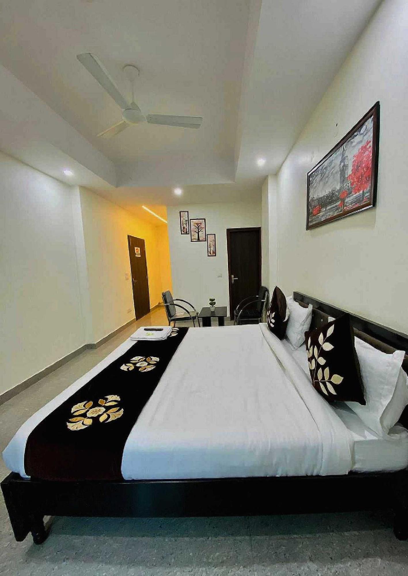 Hotel O K R Resdiancy Near Botanic Garden Of Indian Republic โนอิดา ภายนอก รูปภาพ